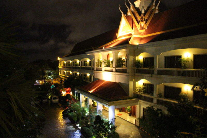 Lin Ratanak Angkor Hotel Siem Reap Exterior photo